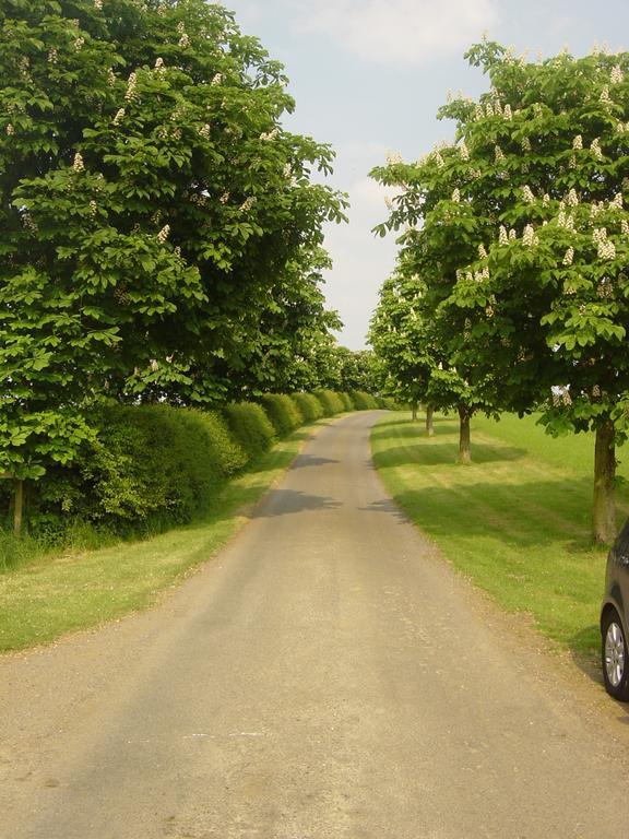 Furtho Manor Farm Bed and Breakfast Milton Keynes Exteriör bild